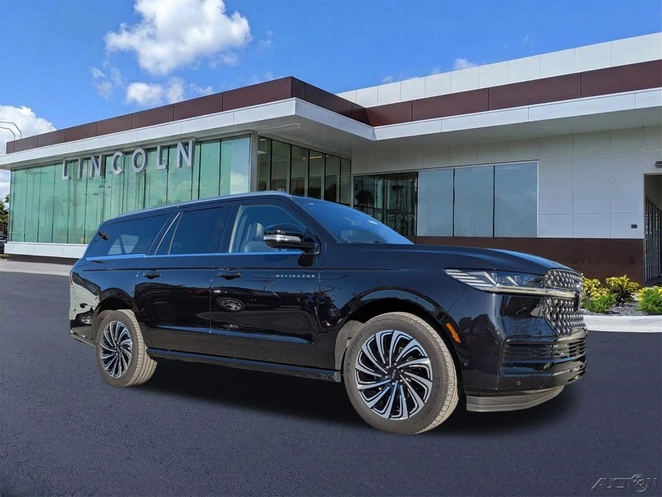 2025 Lincoln Navigator 4th Gen - Image 2 of 21