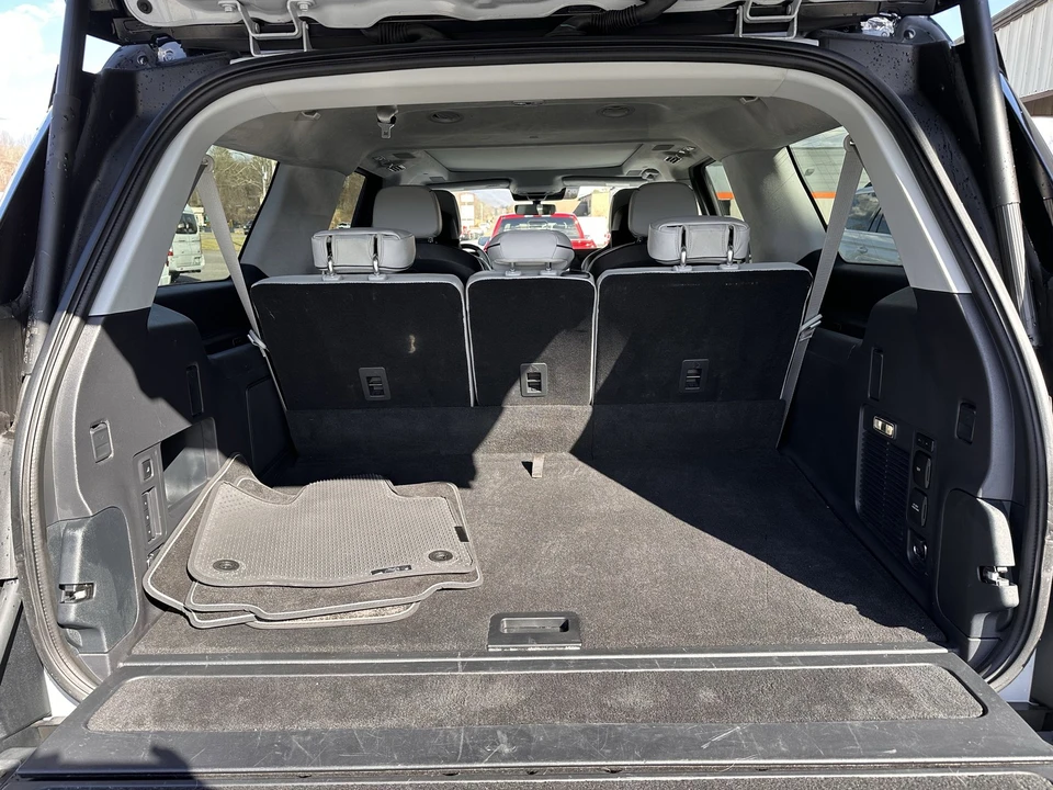 2025 Lincoln Navigator 4th Gen - Image 21 of 31