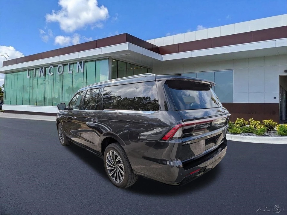 2025 Lincoln Navigator 4th Gen - Image 6 of 21