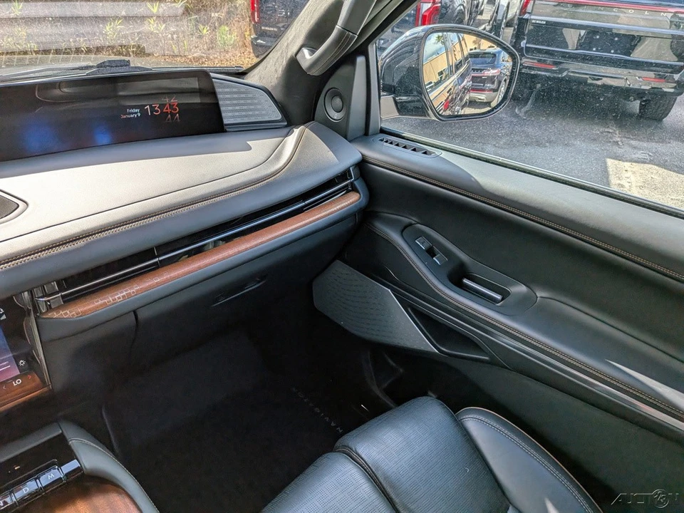 2025 Lincoln Navigator 4th Gen - Image 21 of 21