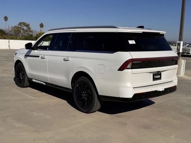 2025 Lincoln Navigator 4th Gen - Image 10 of 12