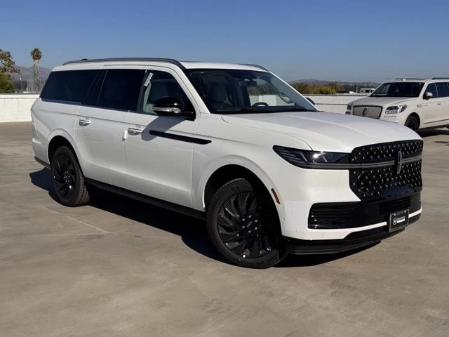 2025 Lincoln Navigator 4th Gen - Image 2 of 12