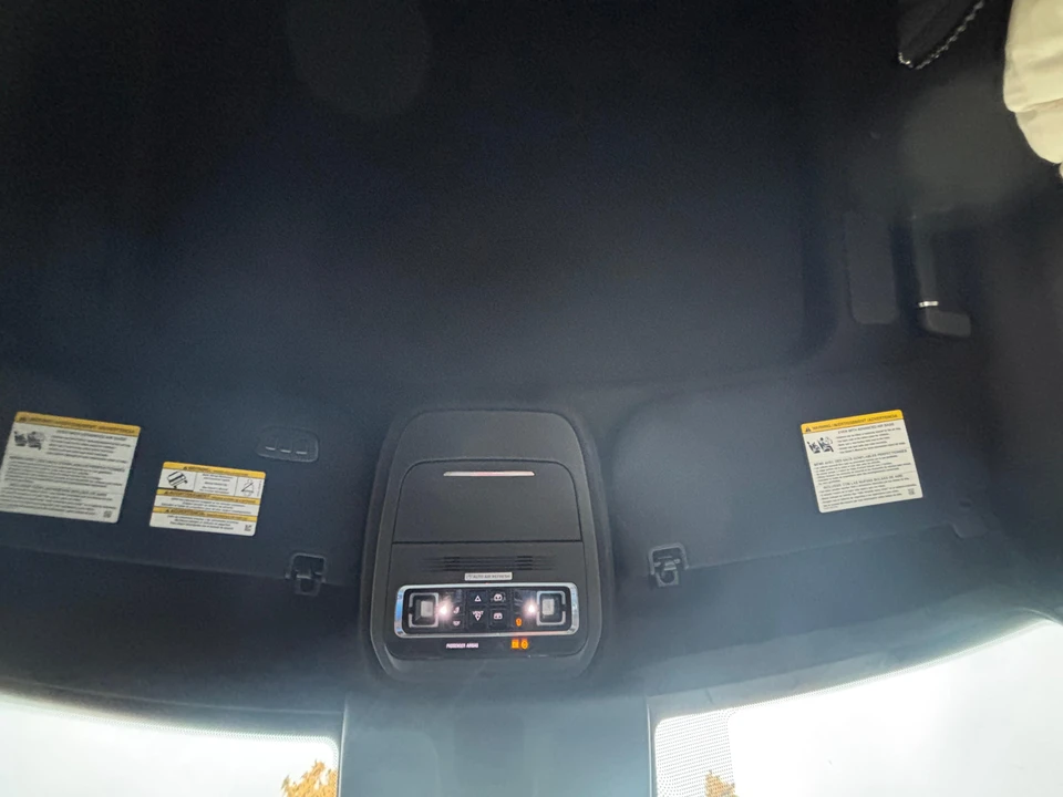 2025 Lincoln Navigator 4th Gen - Image 26 of 31