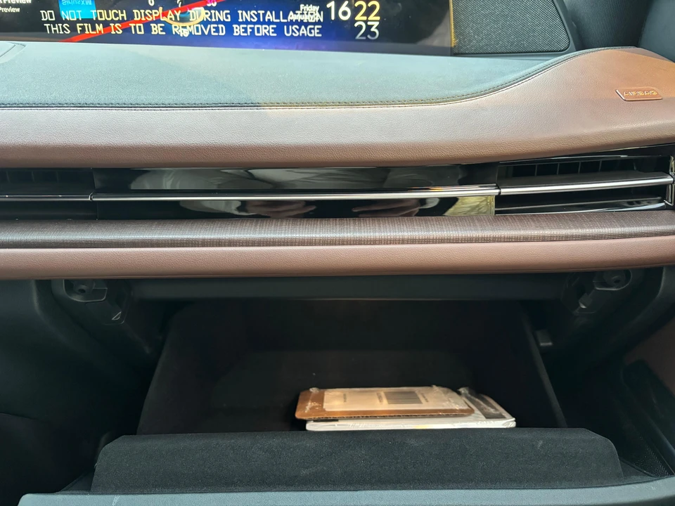 2025 Lincoln Navigator 4th Gen - Image 23 of 31