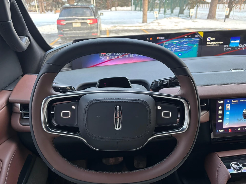 2025 Lincoln Navigator 4th Gen - Image 20 of 31