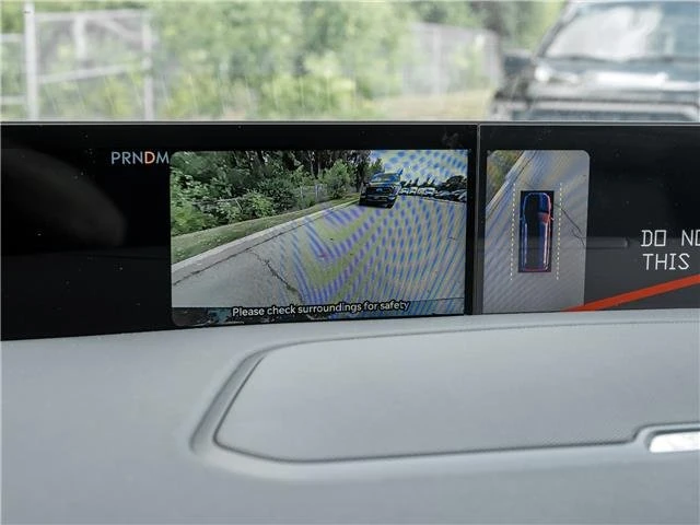 2025 Lincoln Navigator 4th Gen - Image 12 of 16