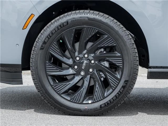 2025 Lincoln Navigator 4th Gen - Image 5 of 16