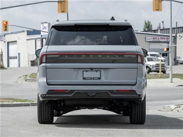 2025 Lincoln Navigator 4th Gen - Image 8 of 16