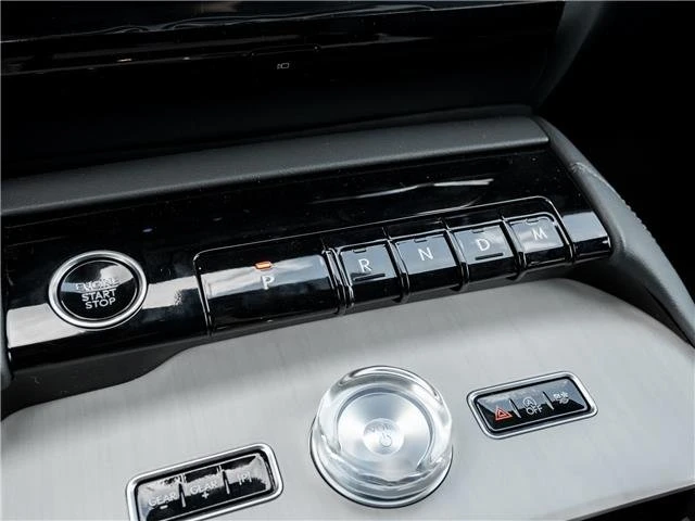 2025 Lincoln Navigator 4th Gen - Image 14 of 16
