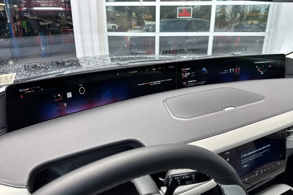 2025 Lincoln Navigator 4th Gen - Image 18 of 20