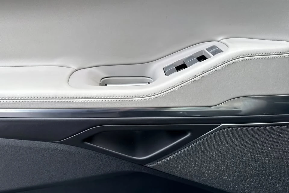 2025 Lincoln Navigator 4th Gen - Image 10 of 20