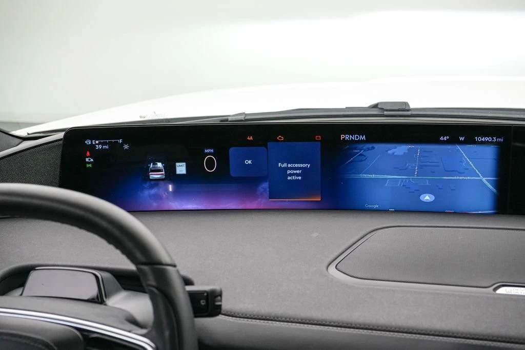 2025 Lincoln Navigator 4th Gen - Image 28 of 31