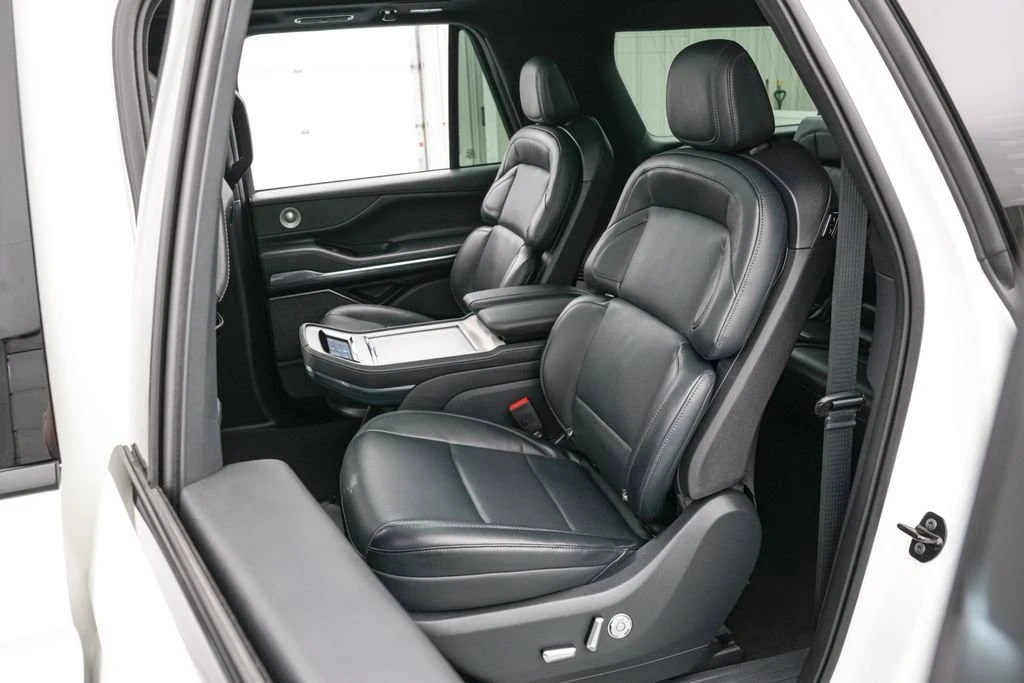 2025 Lincoln Navigator 4th Gen - Image 31 of 31