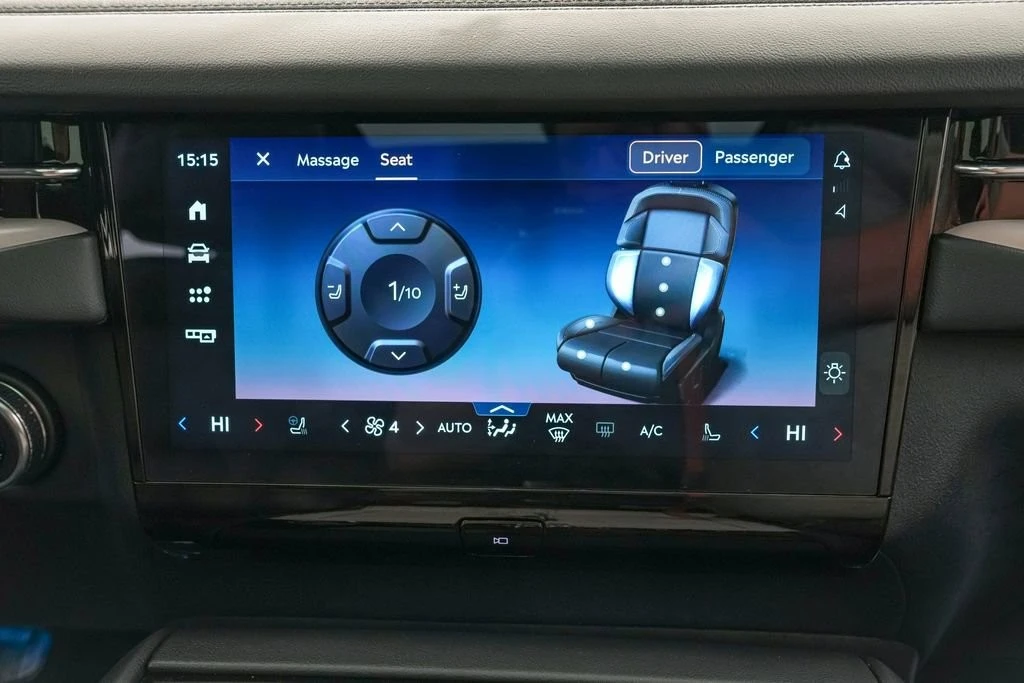 2025 Lincoln Navigator 4th Gen - Image 24 of 31