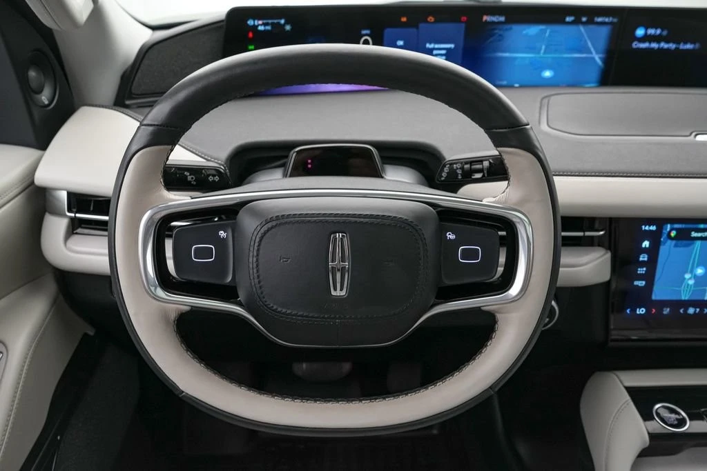 2025 Lincoln Navigator 4th Gen - Image 19 of 21