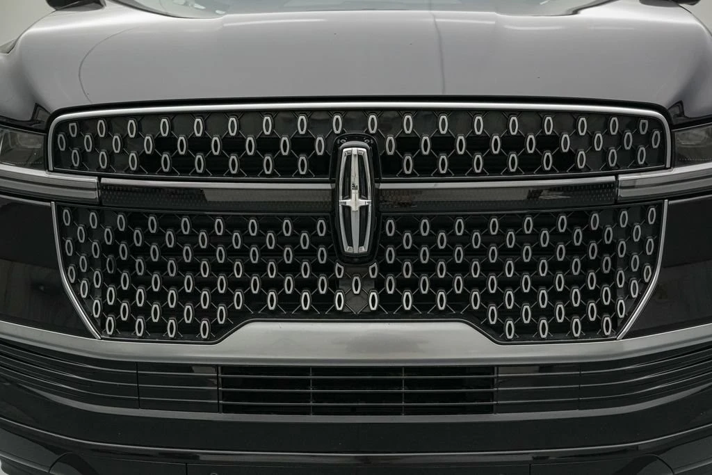 2025 Lincoln Navigator 4th Gen - Image 12 of 21