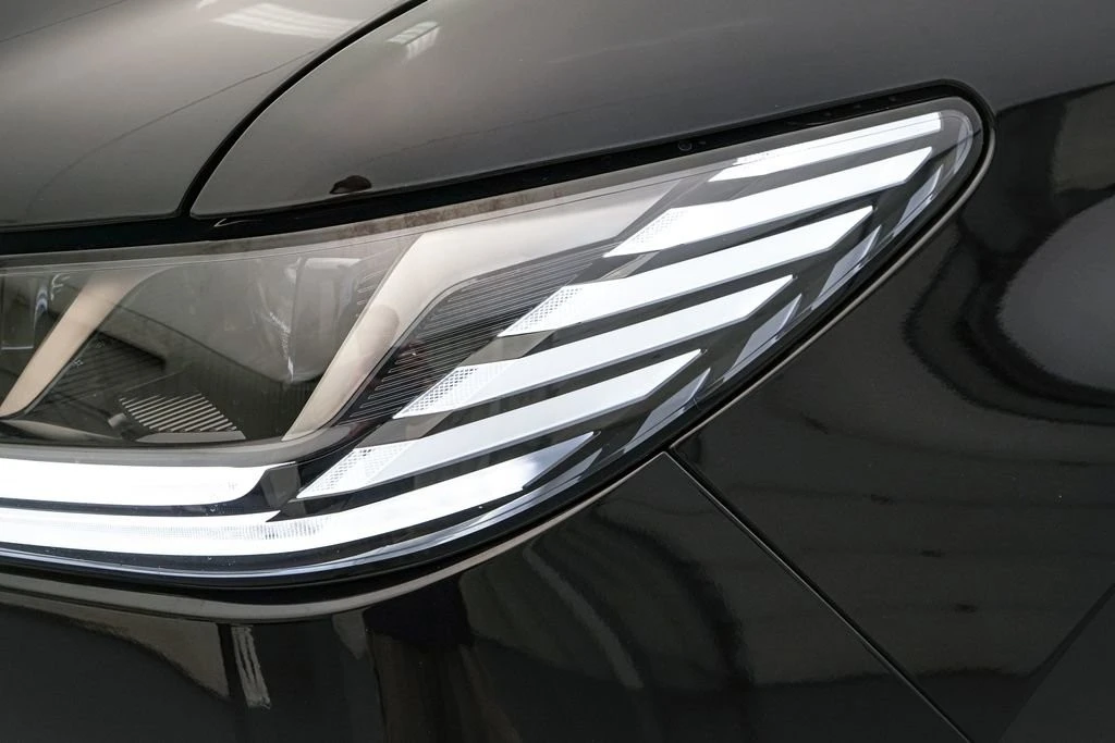 2025 Lincoln Navigator 4th Gen - Image 14 of 21