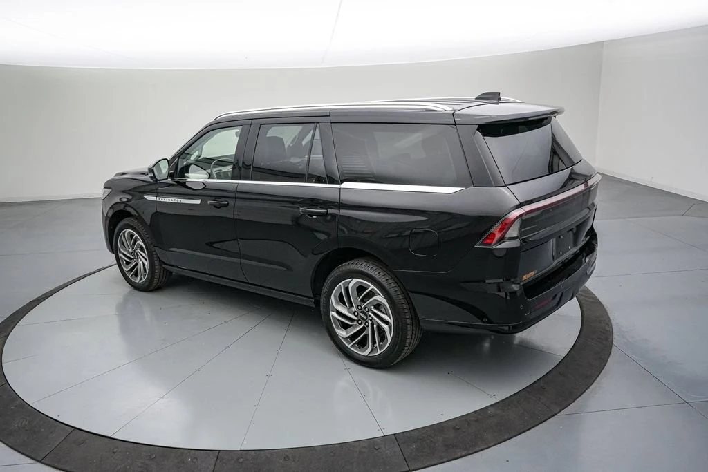 2025 Lincoln Navigator 4th Gen - Image 7 of 21
