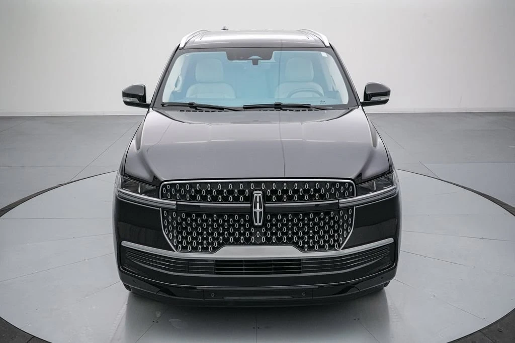 2025 Lincoln Navigator 4th Gen - Image 10 of 21