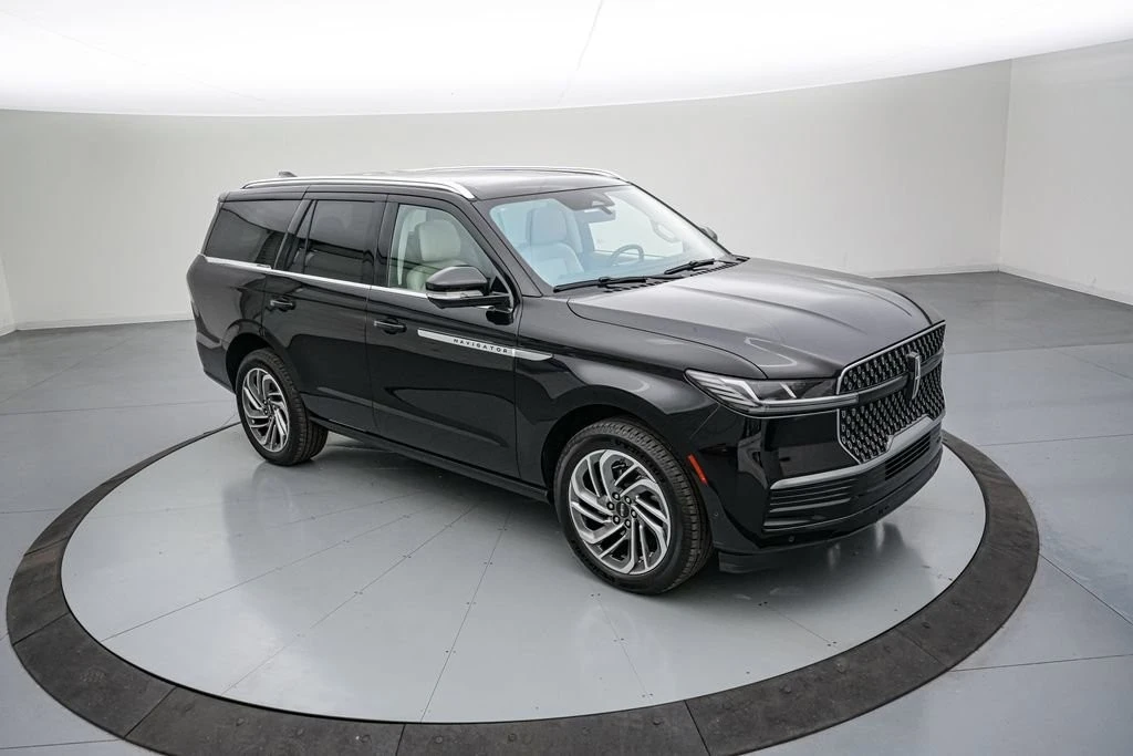 2025 Lincoln Navigator 4th Gen - Image 2 of 21