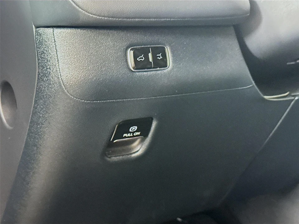 2025 Lincoln Navigator 4th Gen - Image 6 of 21