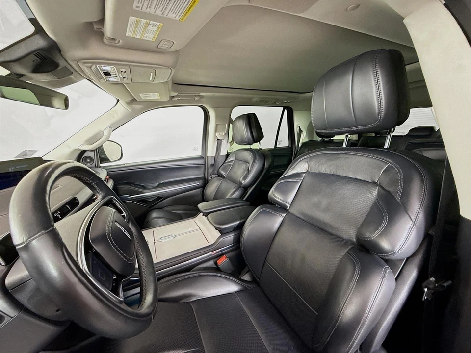 2025 Lincoln Navigator 4th Gen - Image 2 of 21