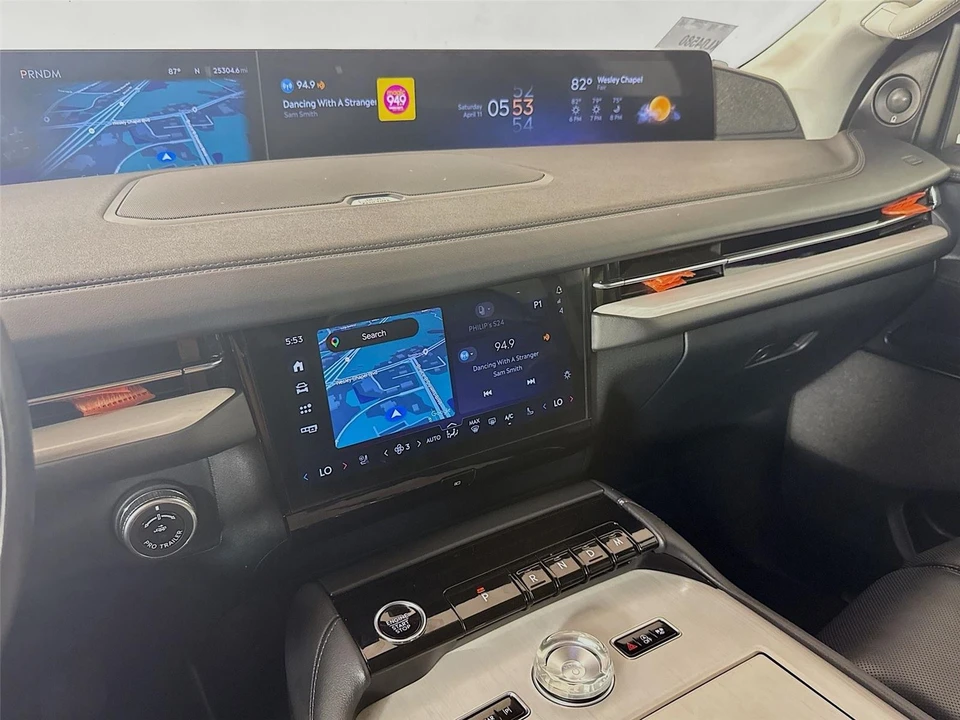 2025 Lincoln Navigator 4th Gen - Image 7 of 21