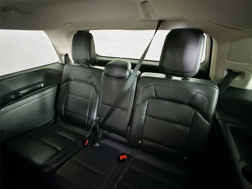 2025 Lincoln Navigator 4th Gen - Image 17 of 31