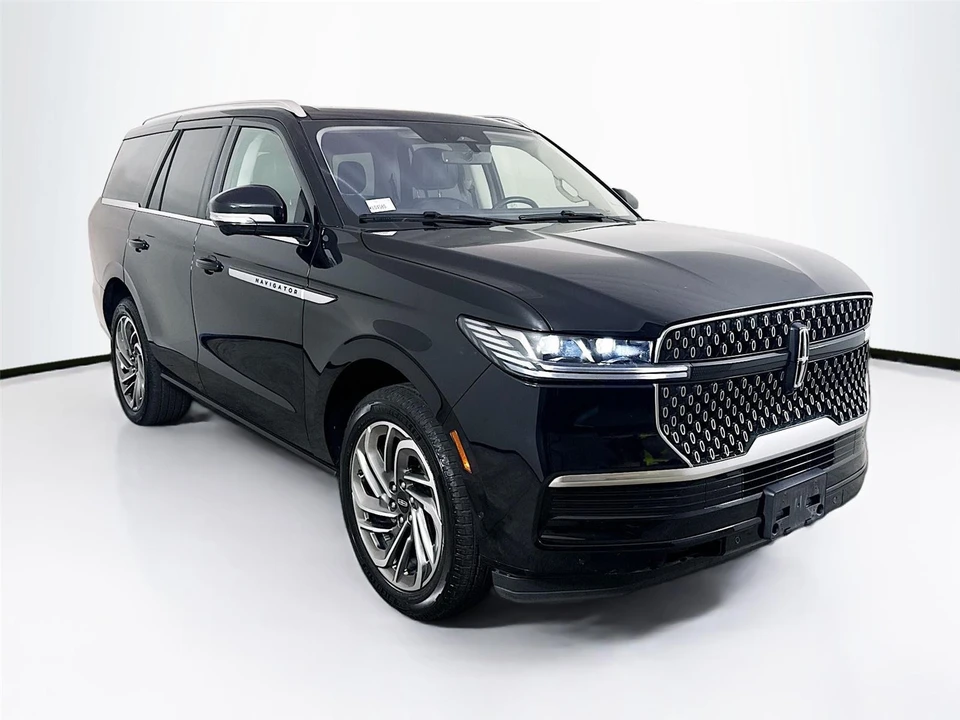 2025 Lincoln Navigator 4th Gen - Image 29 of 31