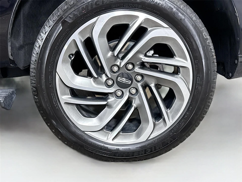 2025 Lincoln Navigator 4th Gen - Image 27 of 31