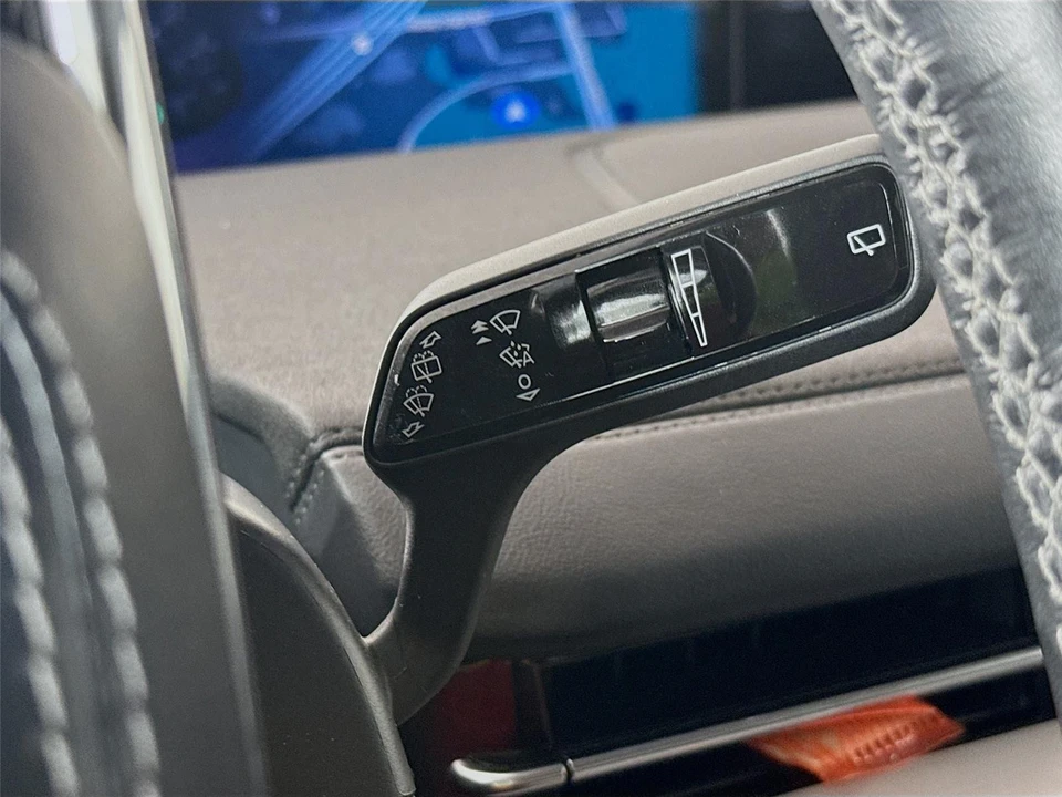 2025 Lincoln Navigator 4th Gen - Image 5 of 21