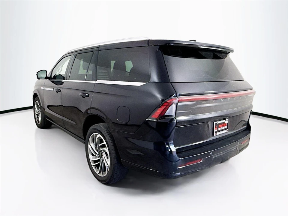 2025 Lincoln Navigator 4th Gen - Image 8 of 15