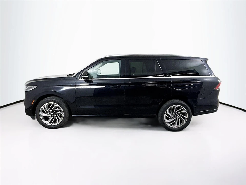 2025 Lincoln Navigator 4th Gen - Image 7 of 15