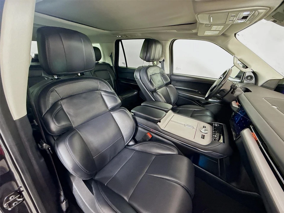 2025 Lincoln Navigator 4th Gen - Image 21 of 21
