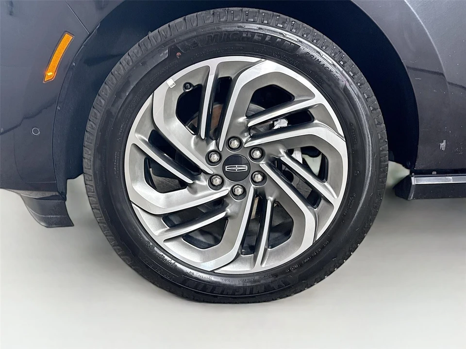 2025 Lincoln Navigator 4th Gen - Image 26 of 31