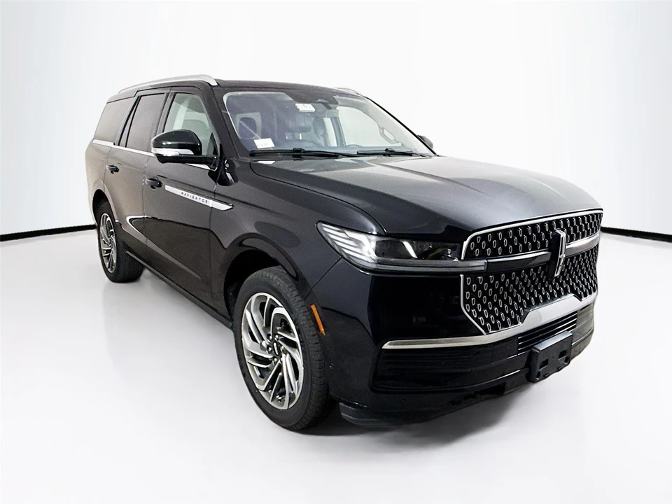 2025 Lincoln Navigator 4th Gen - Image 11 of 15