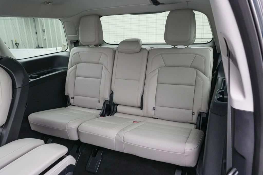 2025 Lincoln Navigator 4th Gen - Image 30 of 31