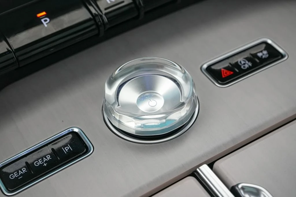 2025 Lincoln Navigator 4th Gen - Image 22 of 31