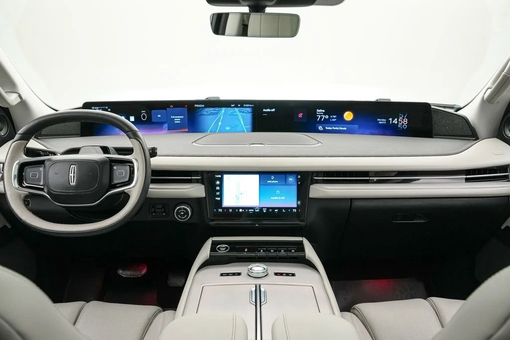 2025 Lincoln Navigator 4th Gen - Image 19 of 21