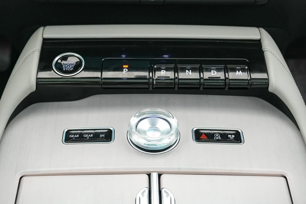 2025 Lincoln Navigator 4th Gen - Image 21 of 31