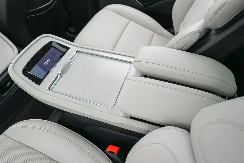 2025 Lincoln Navigator 4th Gen - Image 29 of 31
