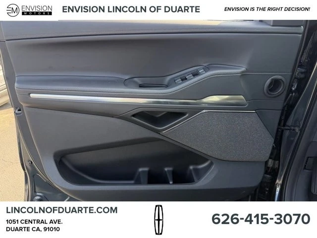 2025 Lincoln Navigator 4th Gen - Image 11 of 12