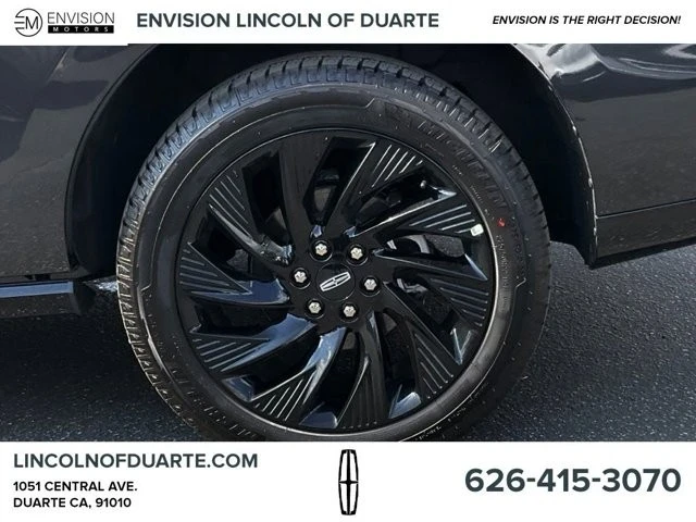 2025 Lincoln Navigator 4th Gen - Image 10 of 12