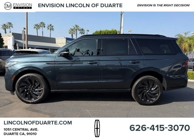 2025 Lincoln Navigator 4th Gen - Image 5 of 12