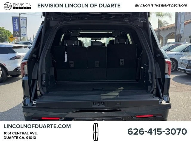 2025 Lincoln Navigator 4th Gen - Image 10 of 12
