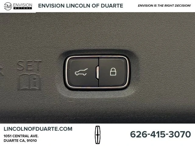 2025 Lincoln Navigator 4th Gen - Image 11 of 12