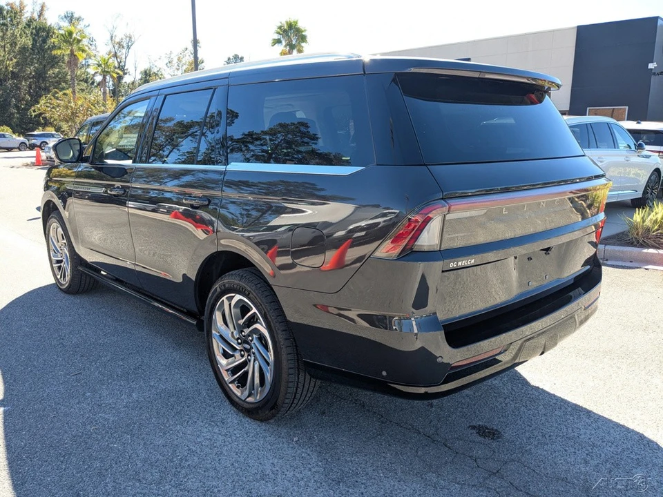 2025 Lincoln Navigator 4th Gen - Image 6 of 21