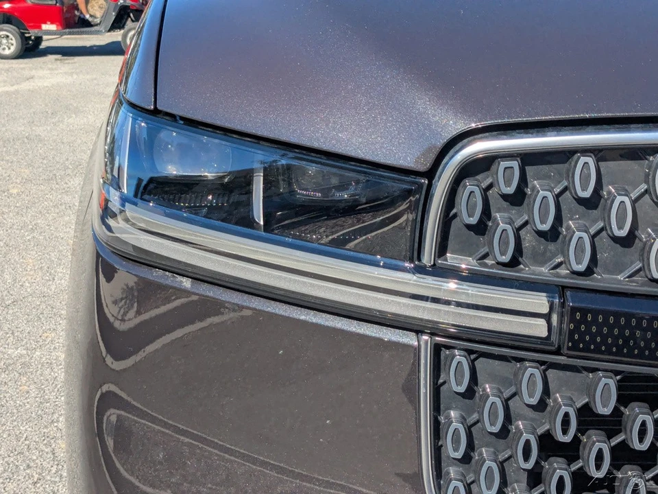 2025 Lincoln Navigator 4th Gen - Image 11 of 21