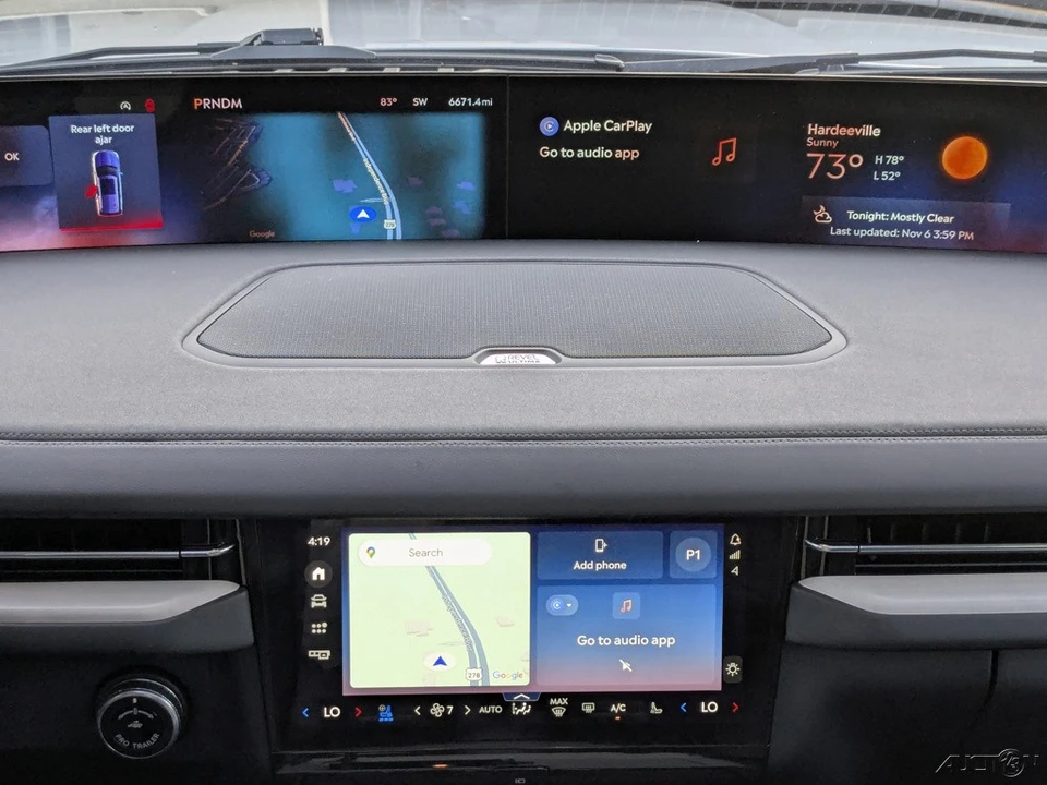 2025 Lincoln Navigator 4th Gen - Image 21 of 21