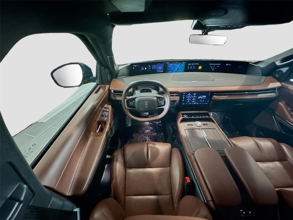 2025 Lincoln Navigator 4th Gen - Image 3 of 21